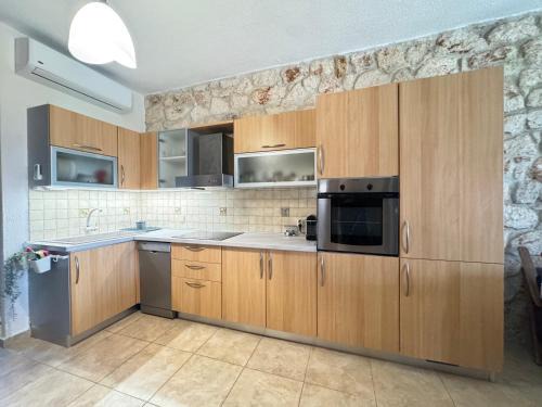 Siviri House | Jordan's Stone House