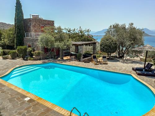 Kontos Villa | Jules and Jim Villa