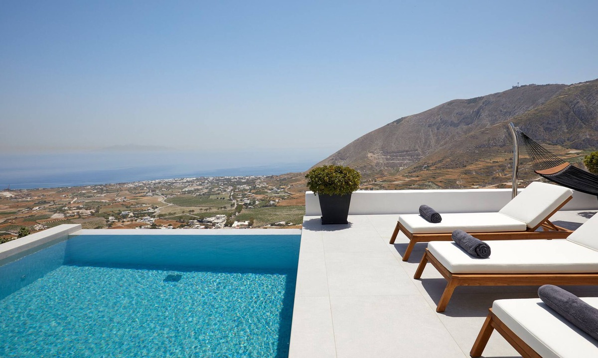Santorini Villa | Kamini 2 bedroom ultra luxury villa with pool and views