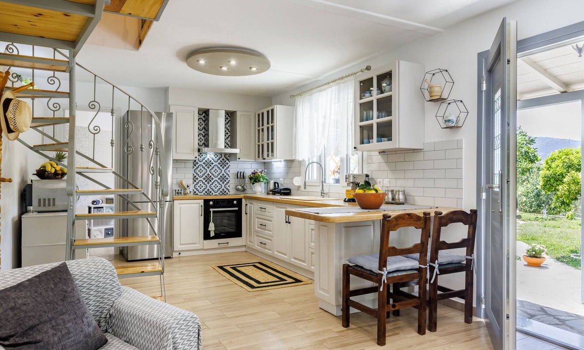 Skopelos Cottage | Karderina Cozy Cottage by the River