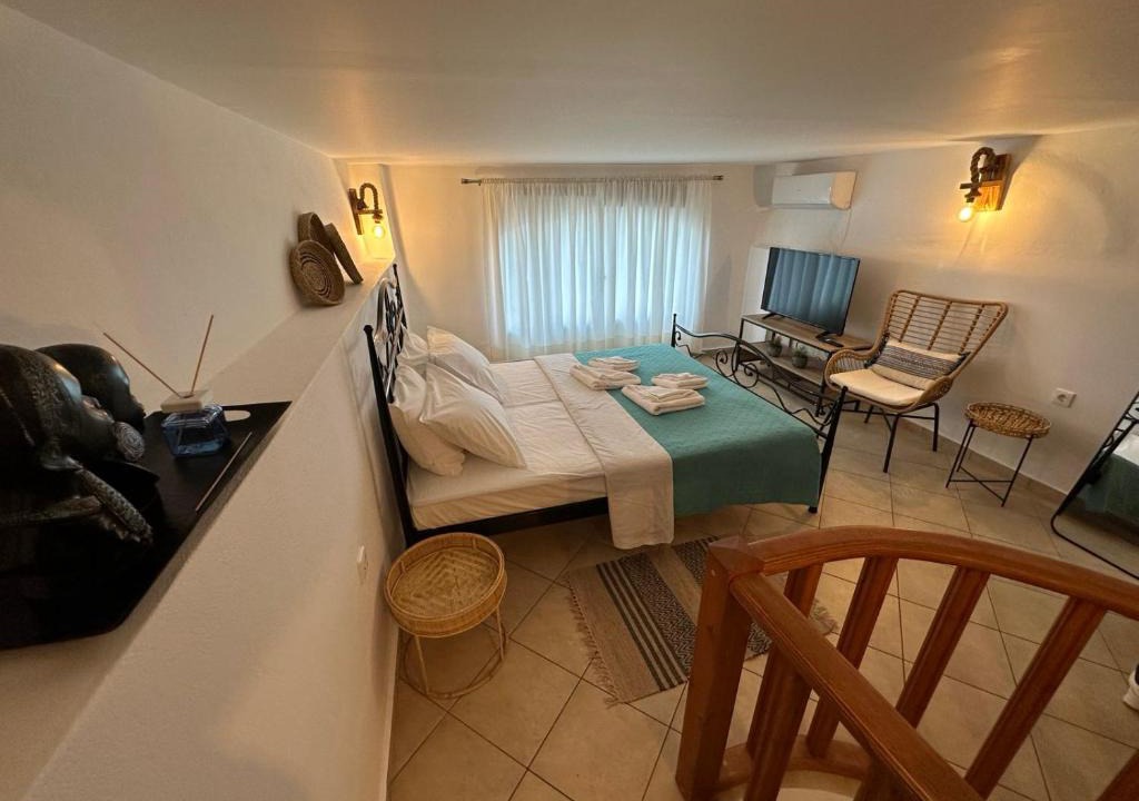 Kamari Apartment | Karma