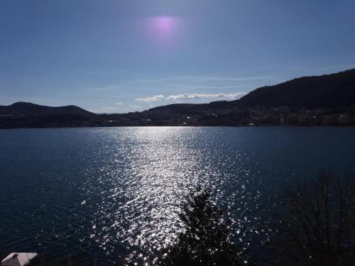 Kastoria Apartment | Kastoria apartment! Μπροστά στη λίμνη στο κέντρο!