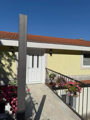 Risan Apartment | Kokot