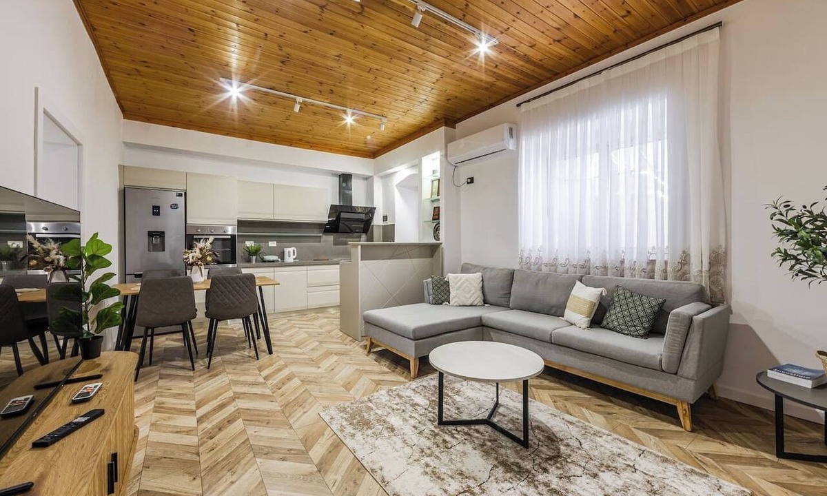 Vlore Apartment | Konak Olive Guesthouse | Heart of Vlora by PikHost