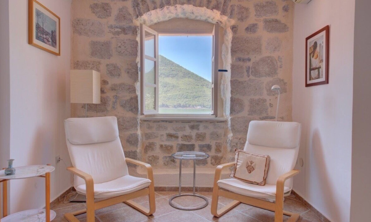 Perast House | Kotor Bay View Apartment in Perast