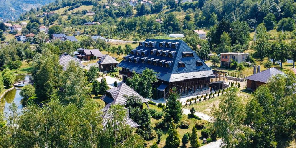 Plav Hotel | KULA DAMJANOVA-Komnenovo selo