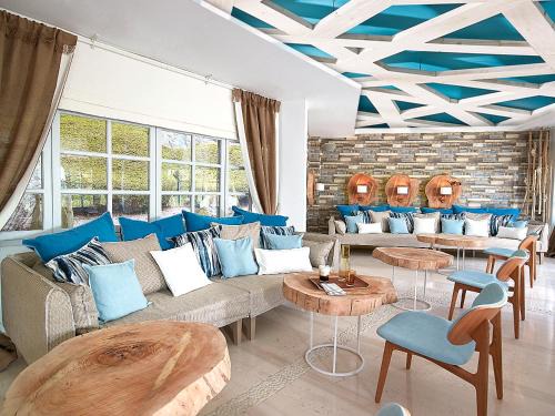 Loutra Hotel | Kythnos Bay Hotel