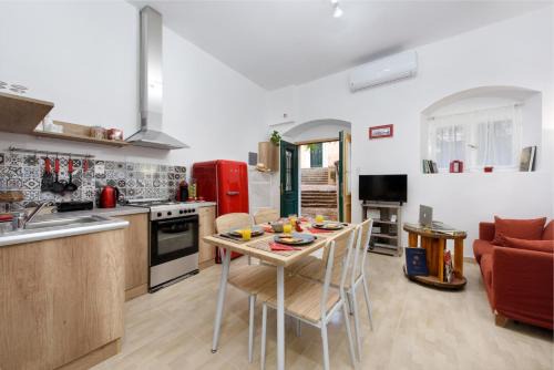 Old Town Apartment | La vecchia bottega del Nonno - Corfu