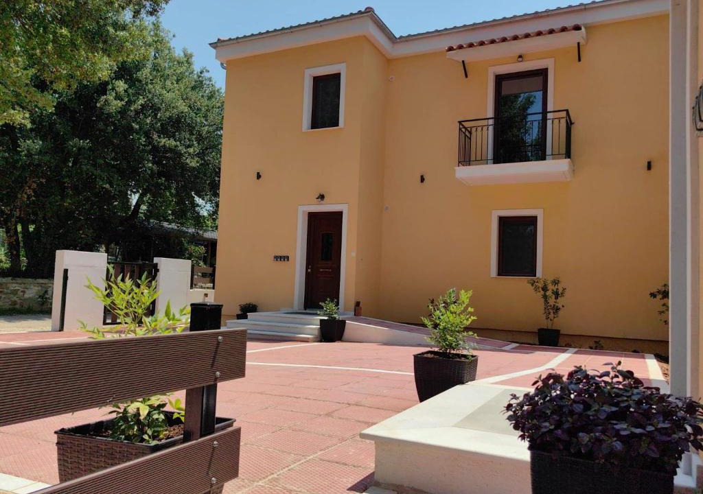 Amfithea Apartment | Lago Verde
