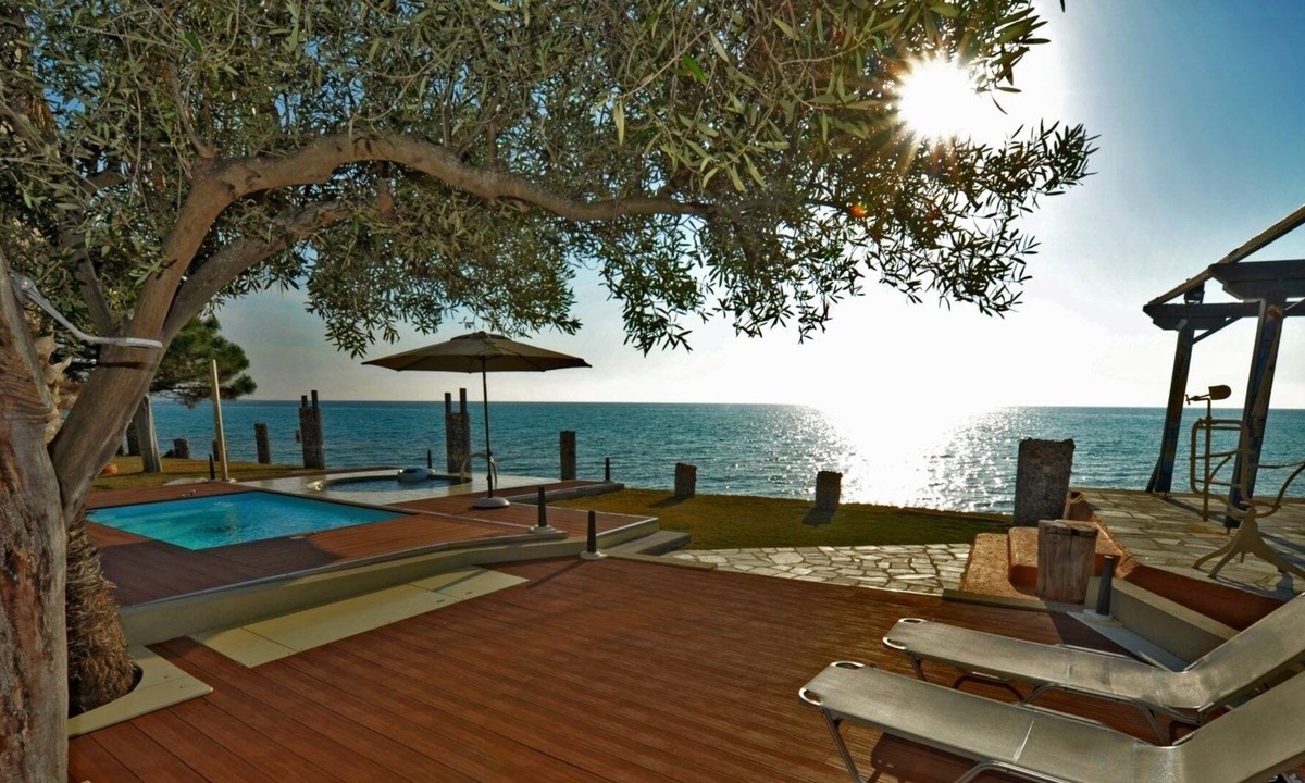Kassandra Villa | Lancaster Mansion - Aquarium Villa by TravelPro Services