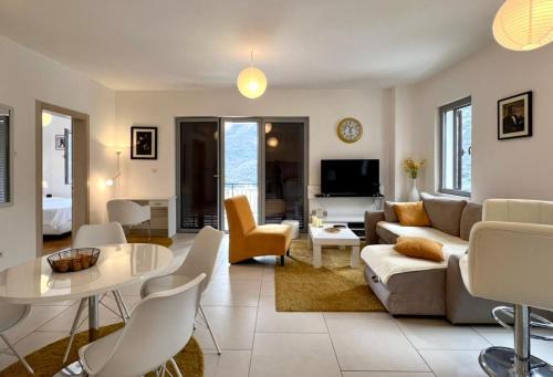 Donji Morinj Apartment | Lavender Bay Apartment C23