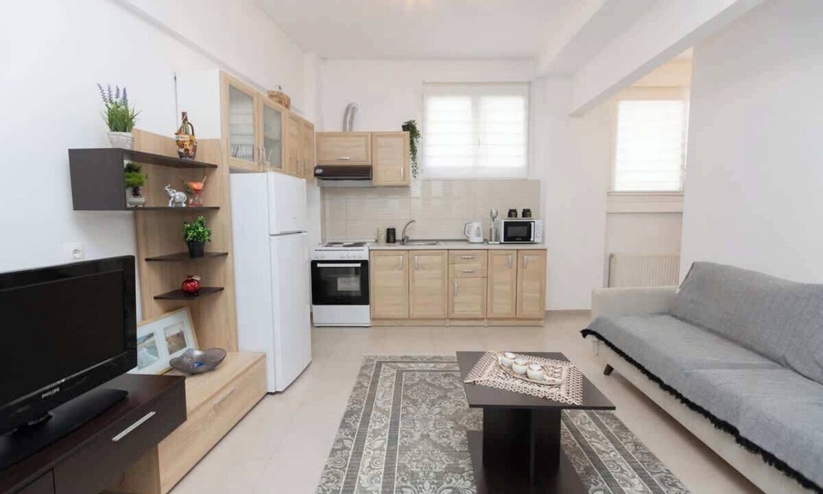 Neapoli-Sykies Apartment | Le Alex, Bright & Modern Escape near CityCenter