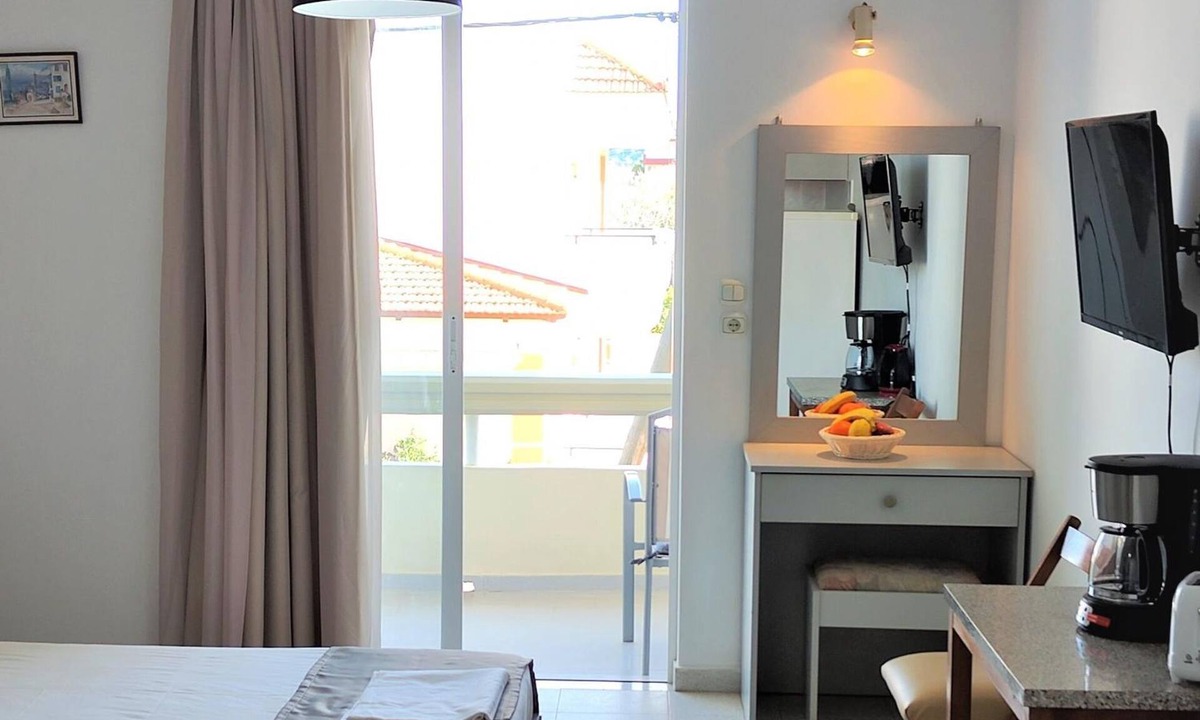 Ialyssos Apartment | Lefteris Insta-worthy Studio With Garden View