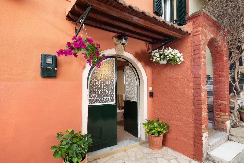 Kouramades House | Lemon Tree House