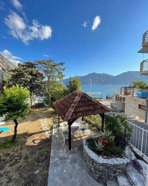 Orahovac House | Lemon tree villa