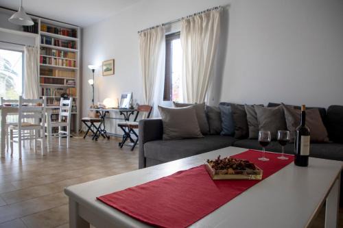 Aegina Town Apartment | Lena's Home