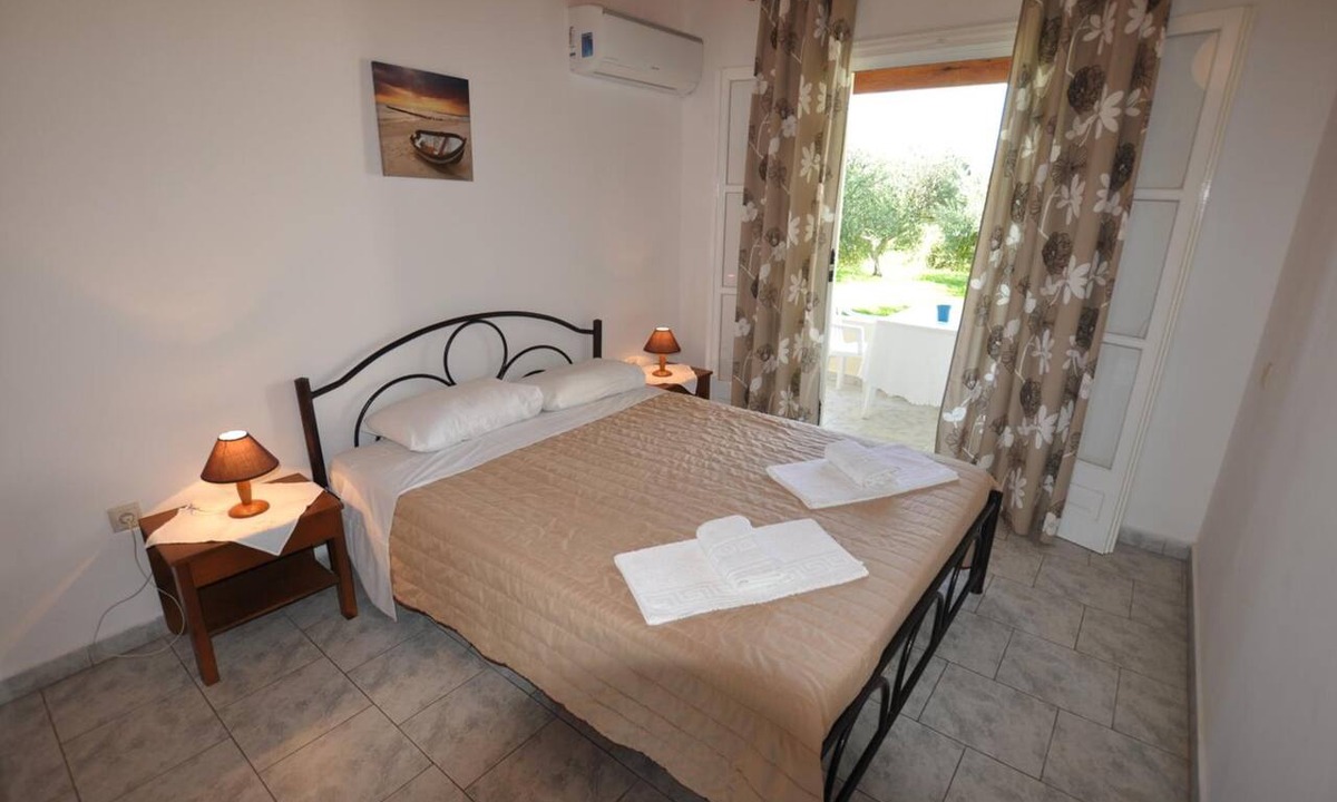 Acharavi Hotel | Libertys Studios