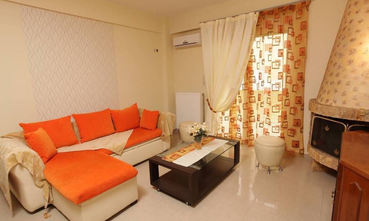 Aliverion Apartment | Life Maisonette Cozy Getaway, 5 min from the beach