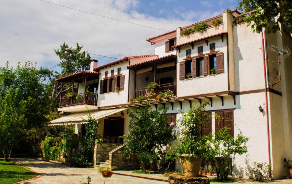 Volos House | Lila House