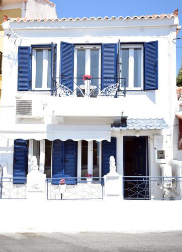 Pythagorio House | LIONS HOUSE PYTHAGORIO