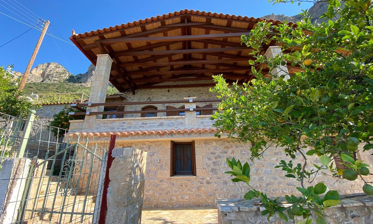 Leonidio House | Lithos - Stay Lithos