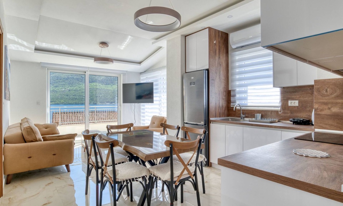 Denovici Apartment | Ljubica Superior 3-Zimmer-Apartment mit Meerblick by Interhome