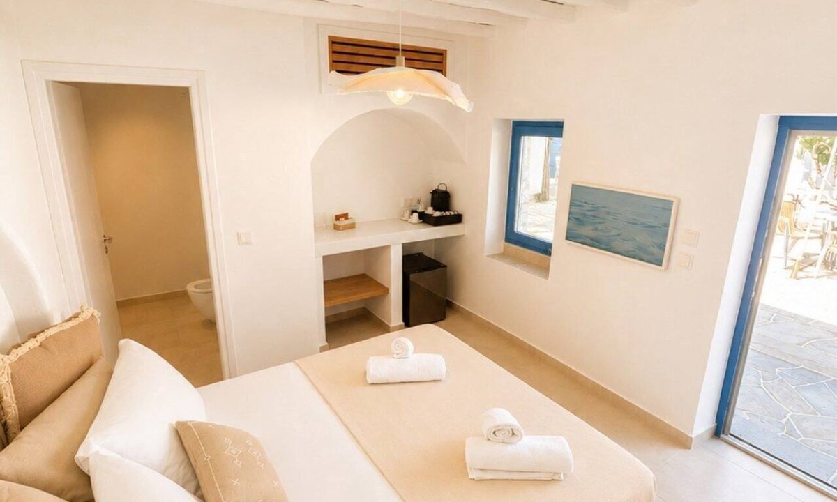 Platis Gialos Apartment | Lodge Narlis - Maria Room - Next to the beach