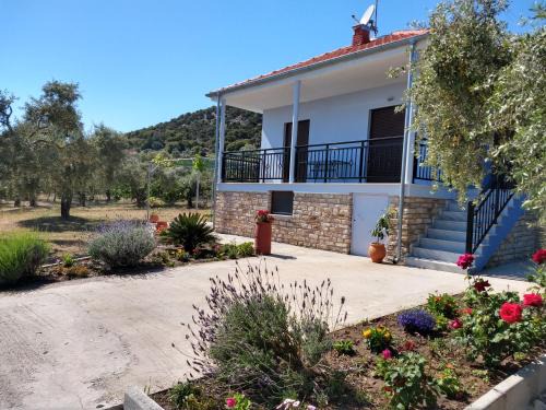 Thasos House | Lonely House