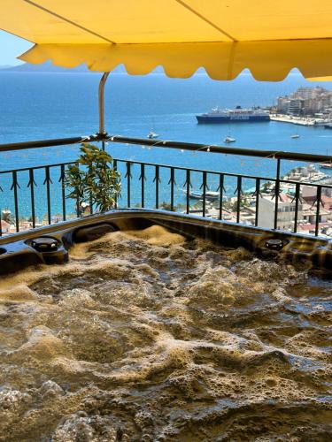 Sarande Apartment | Lost At Sea