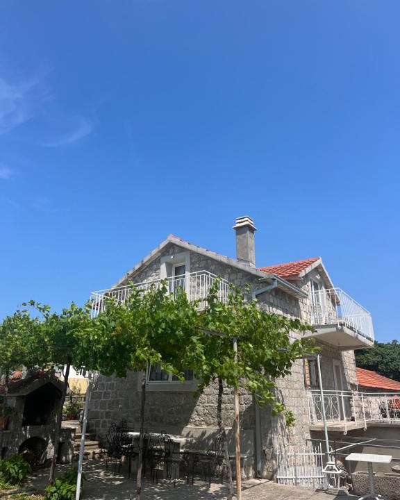 Lustica Apartment | Luštica Old House