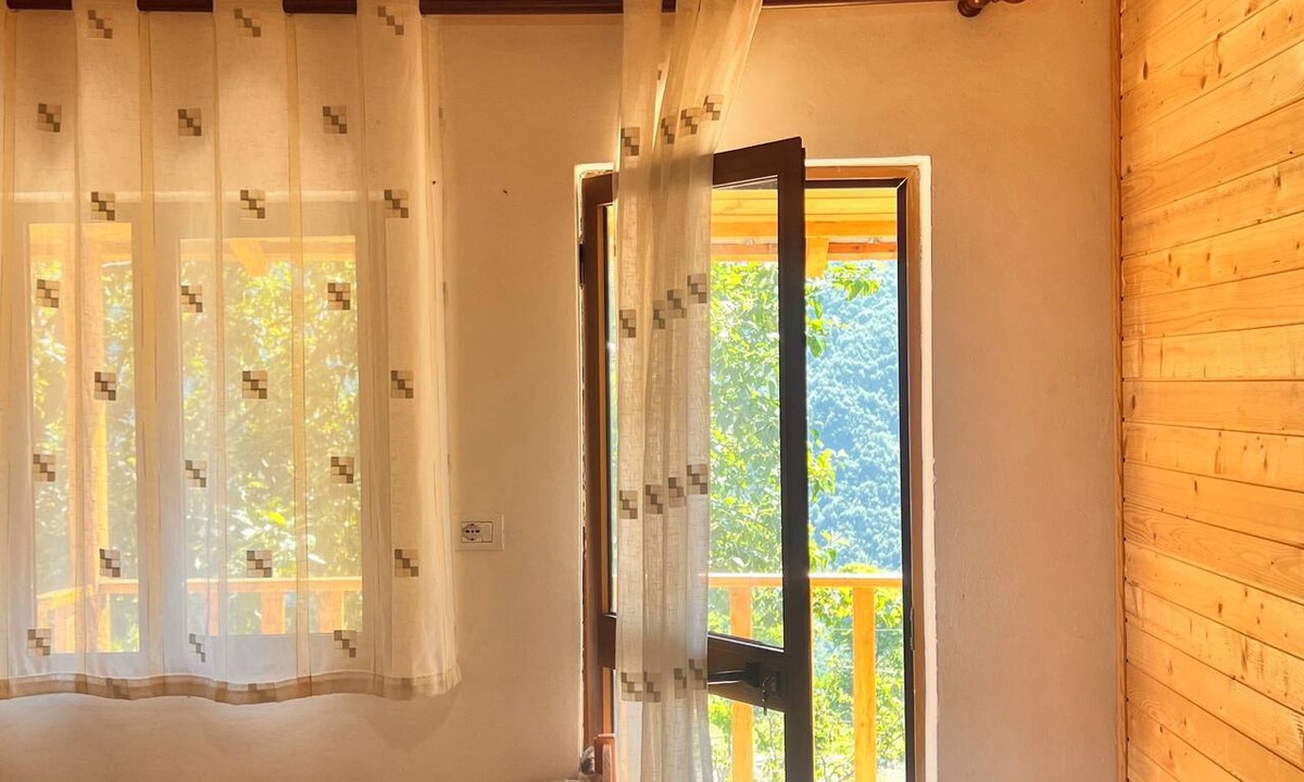 Kukes County House | Lule bore