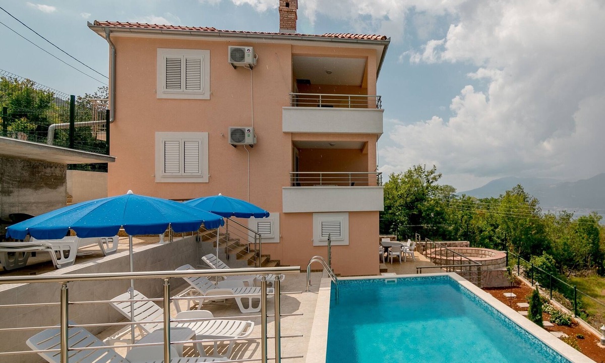 Klinci Apartment | Lustica Apartment with pool & amazing view