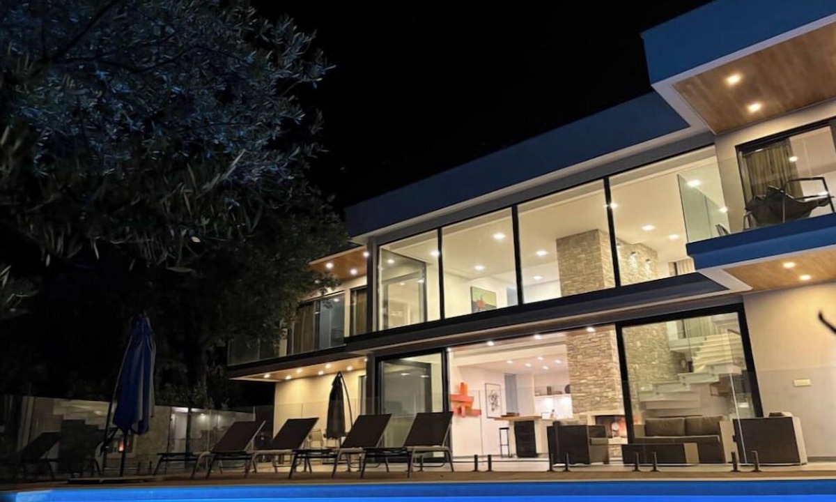Podi Villa | Luxurious contemporary villa with pool