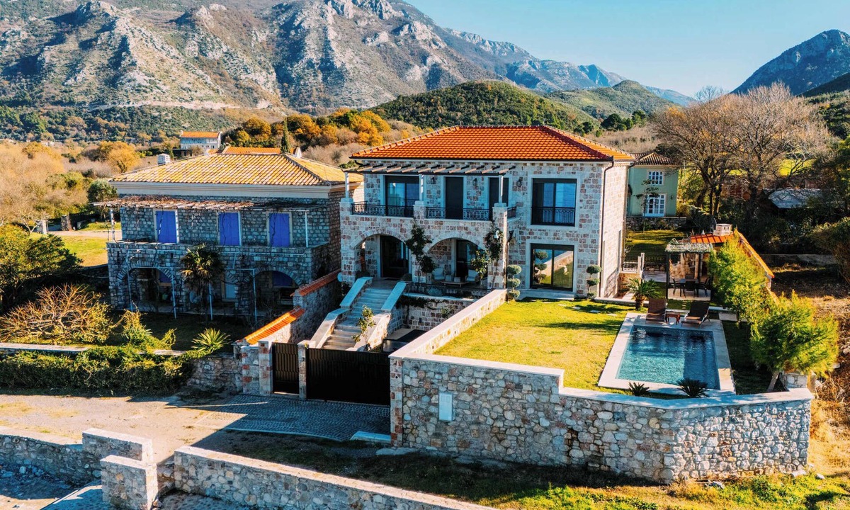 Seoca Villa | Luxurious Pool Side Villa by the sea