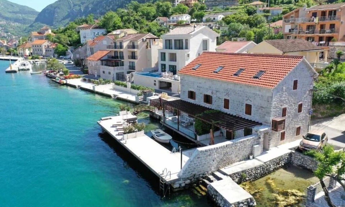 Kotor Villa | Luxurious Waterfront Three- Bedroom Villa in Muo