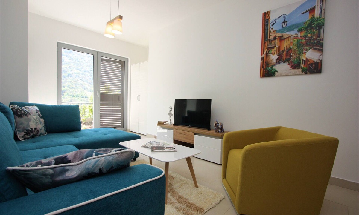 Morinj Apartment | Luxury 1 bedroom apartment with cozy garden