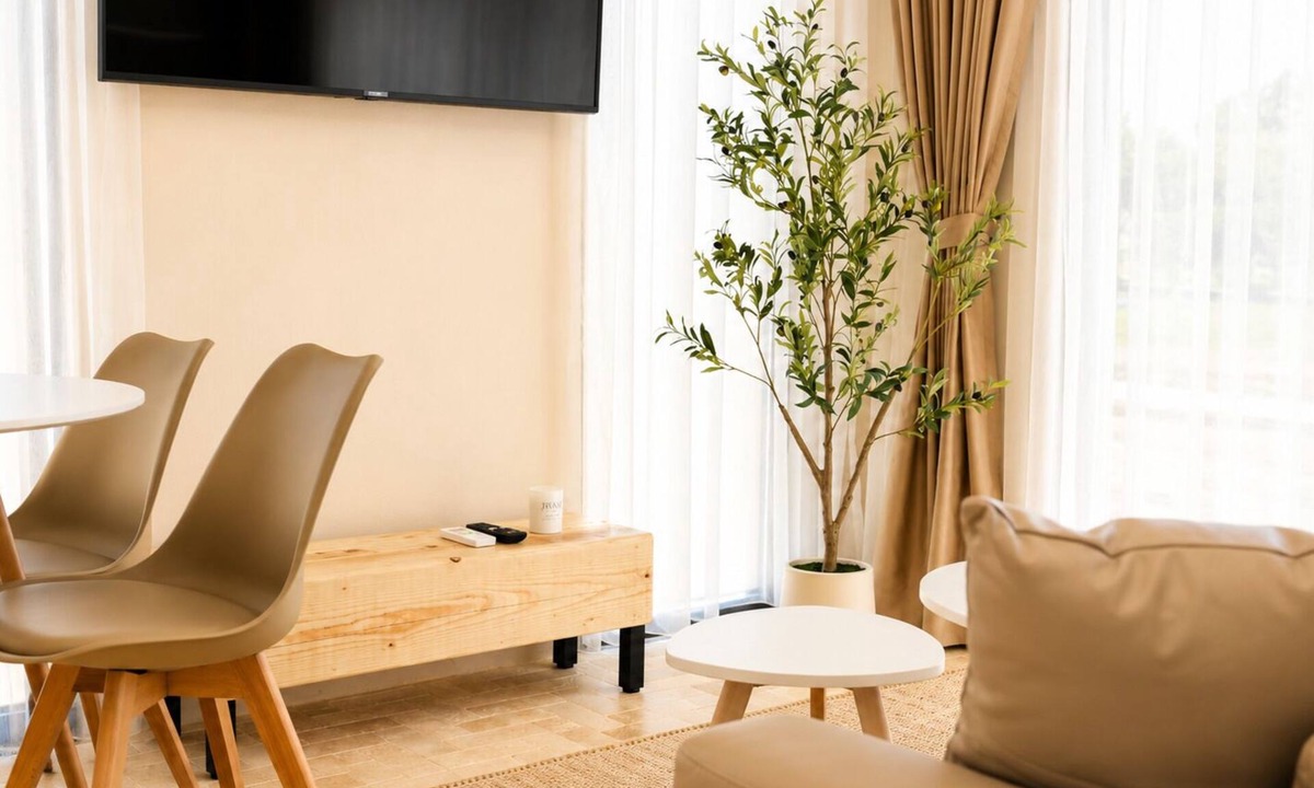 Ulcinj House | Luxury 1-bedroom bungalow -East Village Oliva 0208