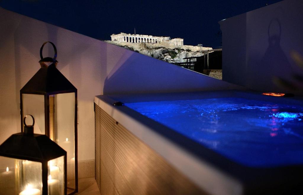 Monastiraki Apartment | Luxury Athens Apartment 2 Bedrooms Apartment Mavis Spacious