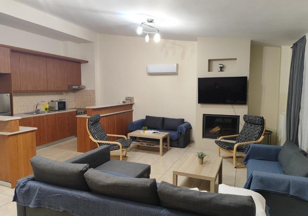 Nees Pagases House | Luxury Beachfront Suite