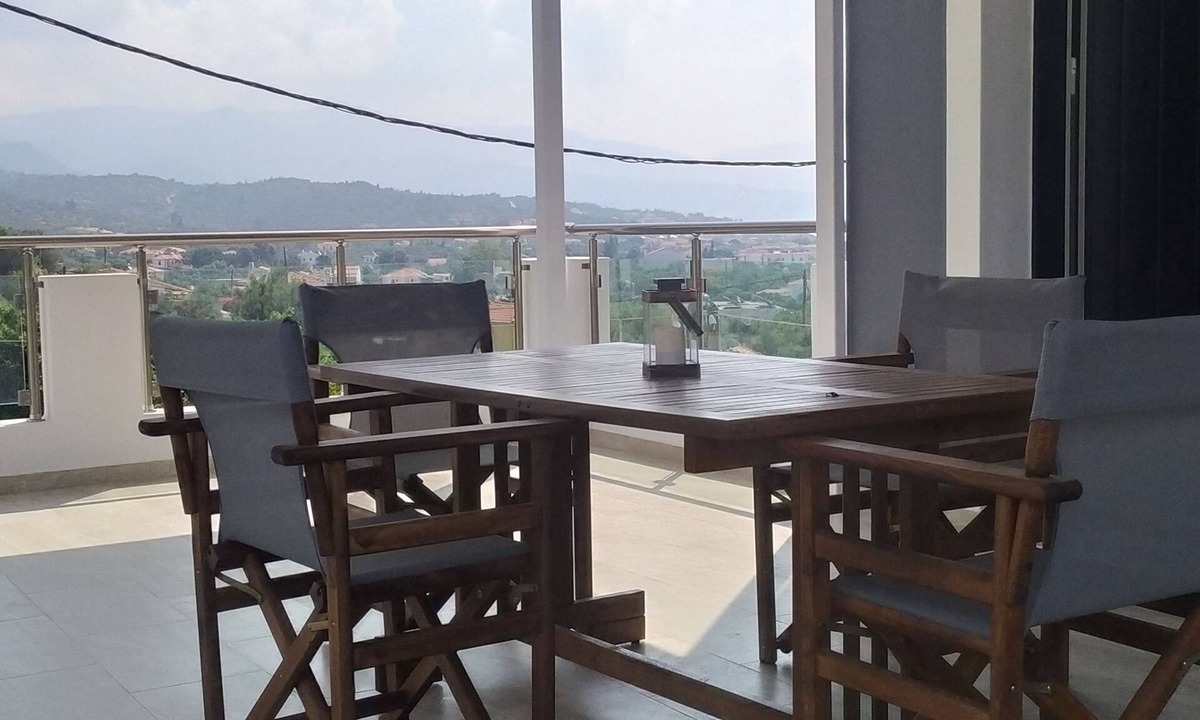 Kampos Marathokampou Apartment | Luxury first floor apartment