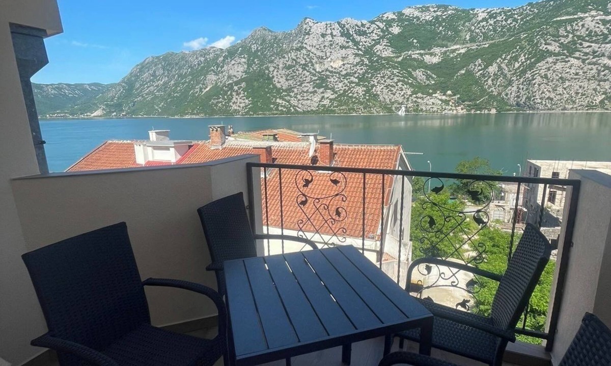 Risan Apartment | Luxury seaside apartment with Risan bay view and two bedrooms