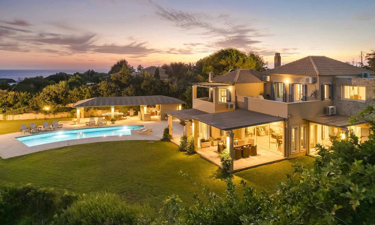 Svoronata House | Luxury Villa clifftop location above Ai Helis Beach with stunning sea-views