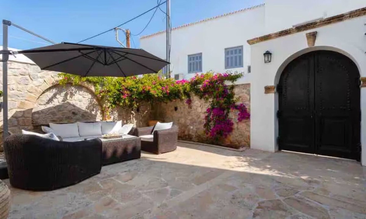 Spetses Villa | Luxury Villa Marnassa