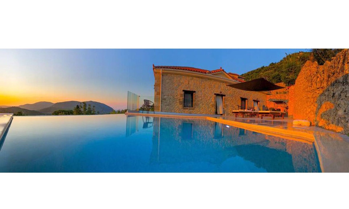 Kardhakata House | Luxury villa with private infinity pool