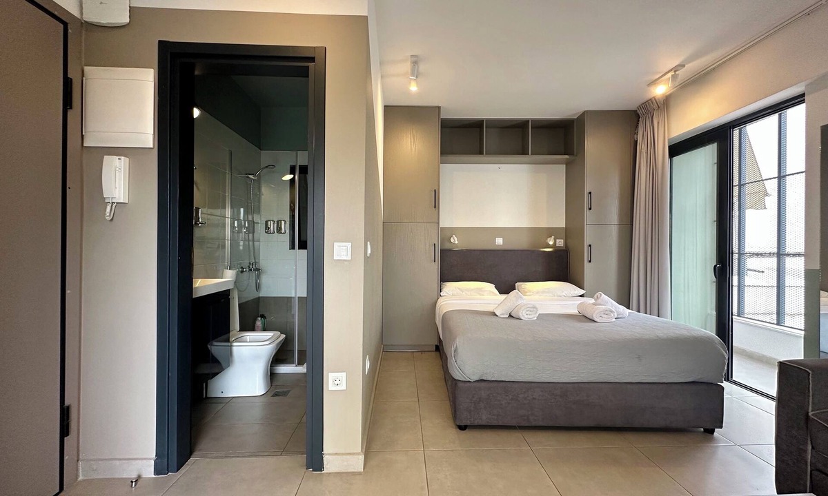 Petralona Apartment | M & M 4 in the city - Jacuzzi Rooftop