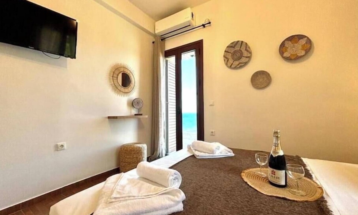 East Mani Apartment | Magic estate on the wave 2