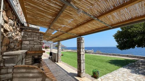 East Mani Apartment | Magic estate on the wave 2 by Villa Lagkadaki