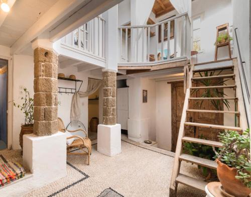Rhodes Old Town House | Maison Amandine
