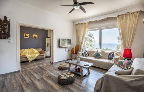 Potos Apartment | MALAMA S BEACH HOUSE