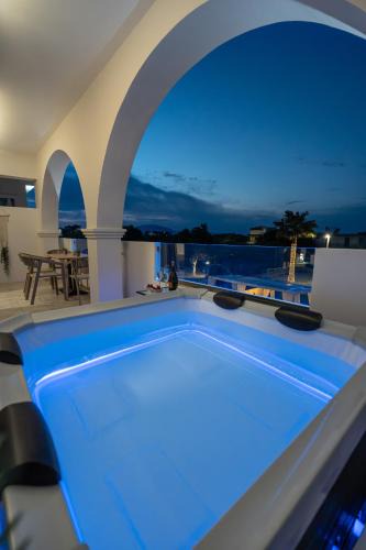 Neromilos Apartment | Mamfredas Suites
